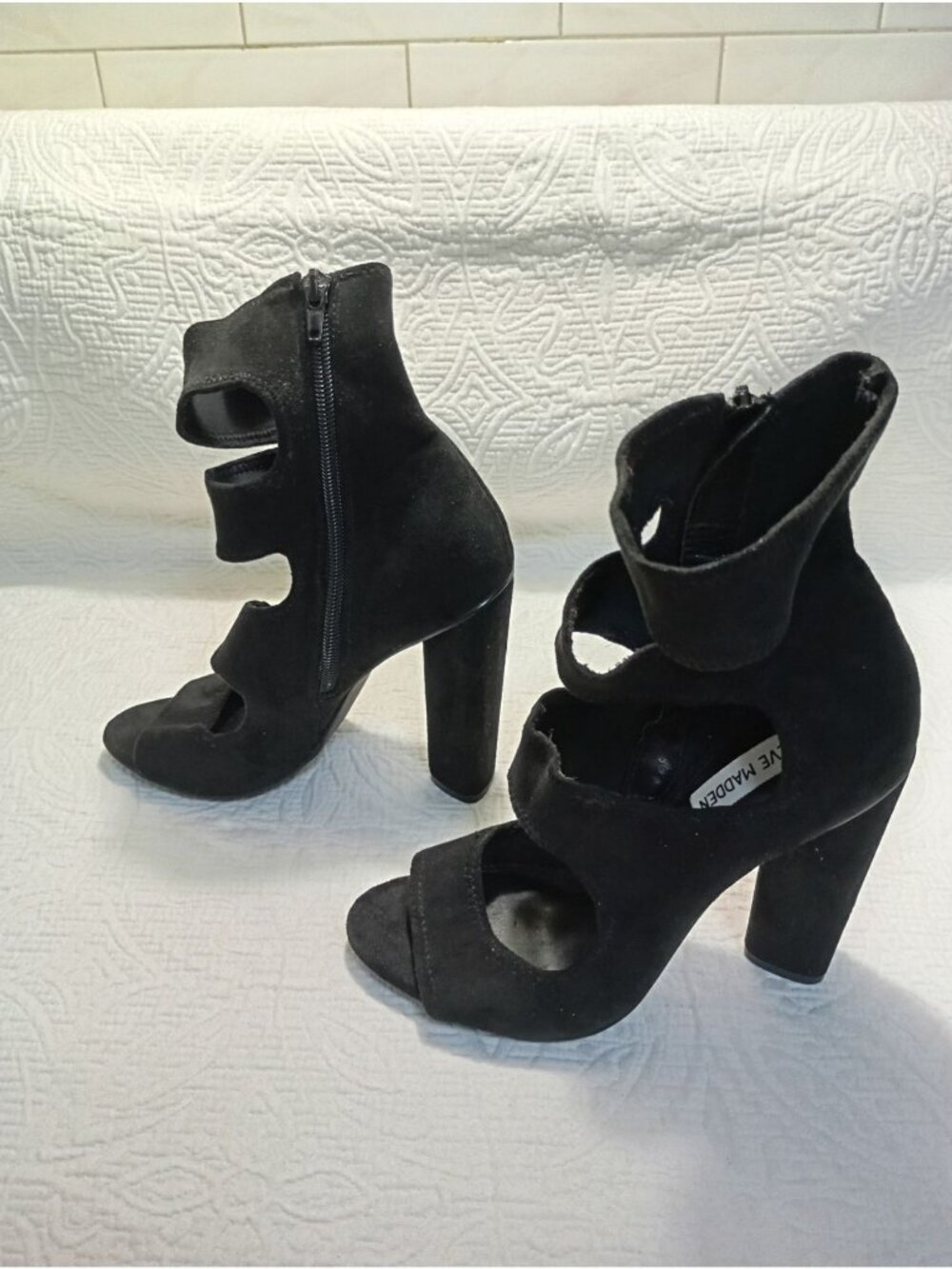 Steve Madden Black Suede Open-Toe Platform Heels Size 7 Zippered Ankle Strap